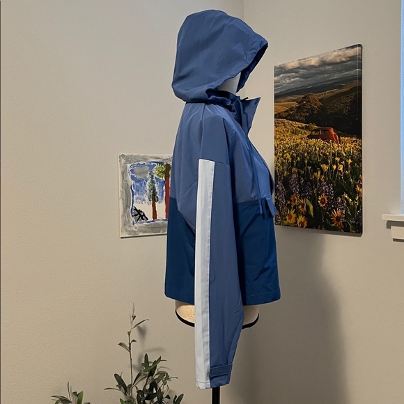 Run Disney 2024 Jacket - Picture 9 of 15